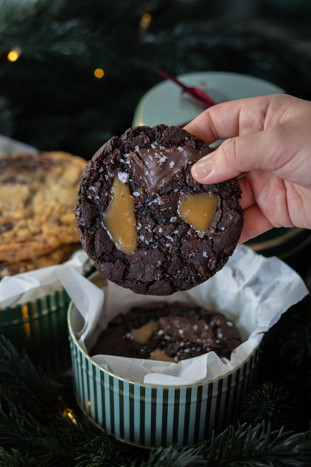 Nordic Cookie Tin: 3 double chocolate toffee cookies